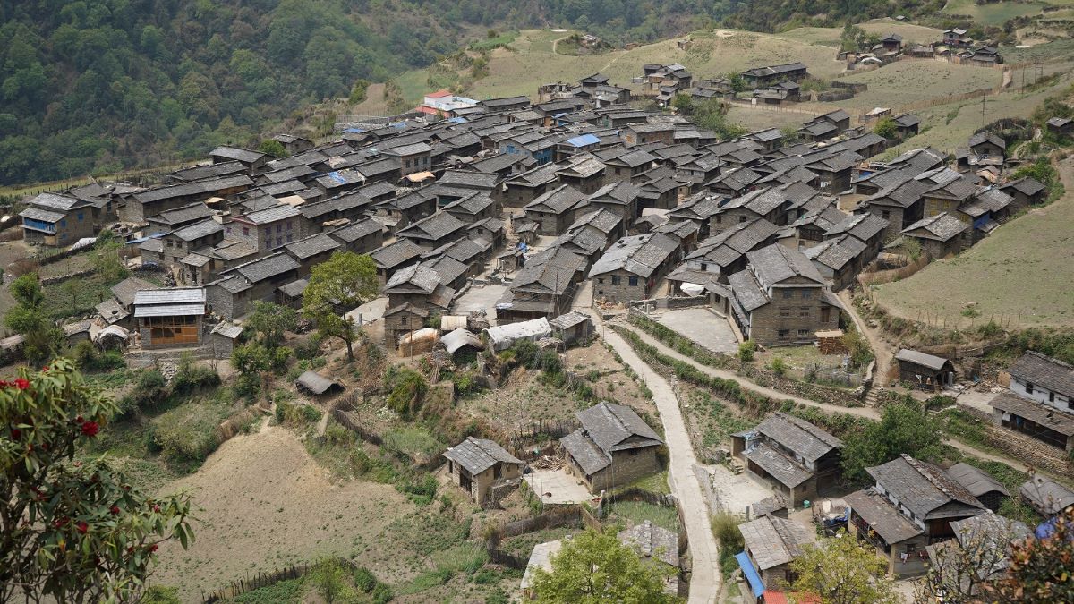 टुप्पीभन्दा माथिको गुर्जा सडक सञ्जालमा जोडिँदै