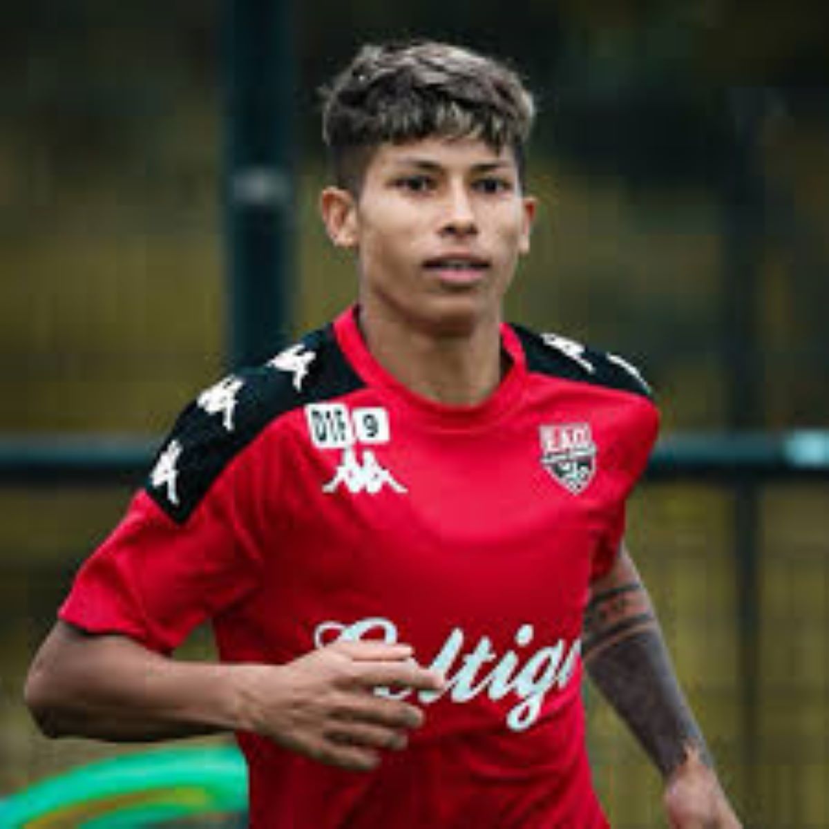 फूटबल कप्तान साम्बाको उपचारमा कांग्रेसले दियो पाँचलाख