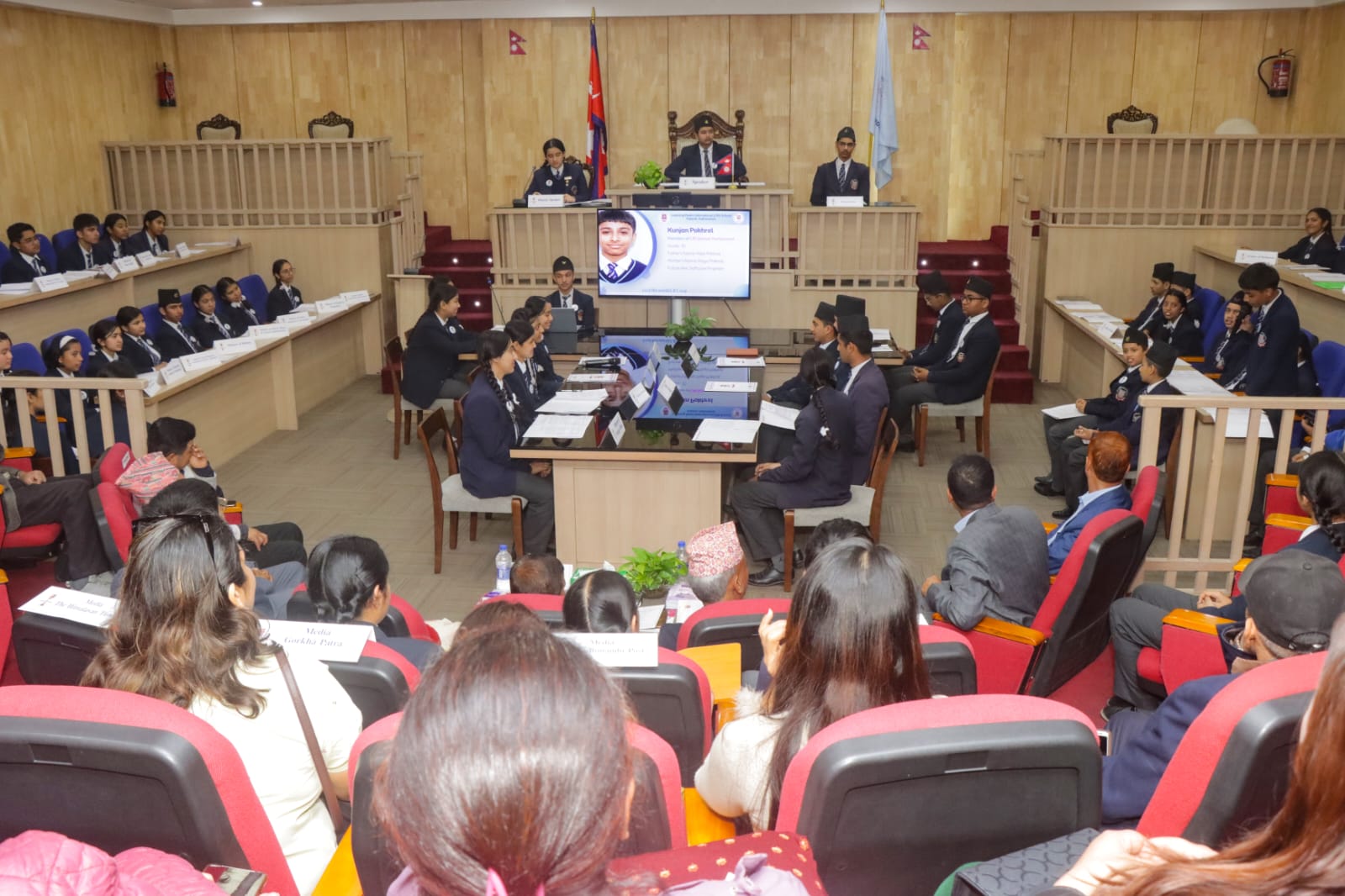 विद्यालयमा बाल संसदको अभ्यास : संसदको झल्को