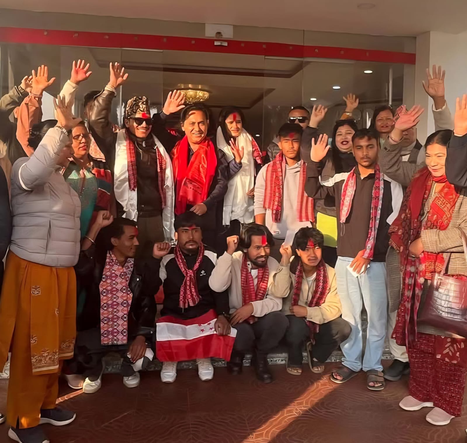 रास्वपा प्रदेश महामन्त्री चन्द्रा र सुर्खेतका कार्यवाहक सभापति बस्नेत कांग्रेसमा प्रवेश