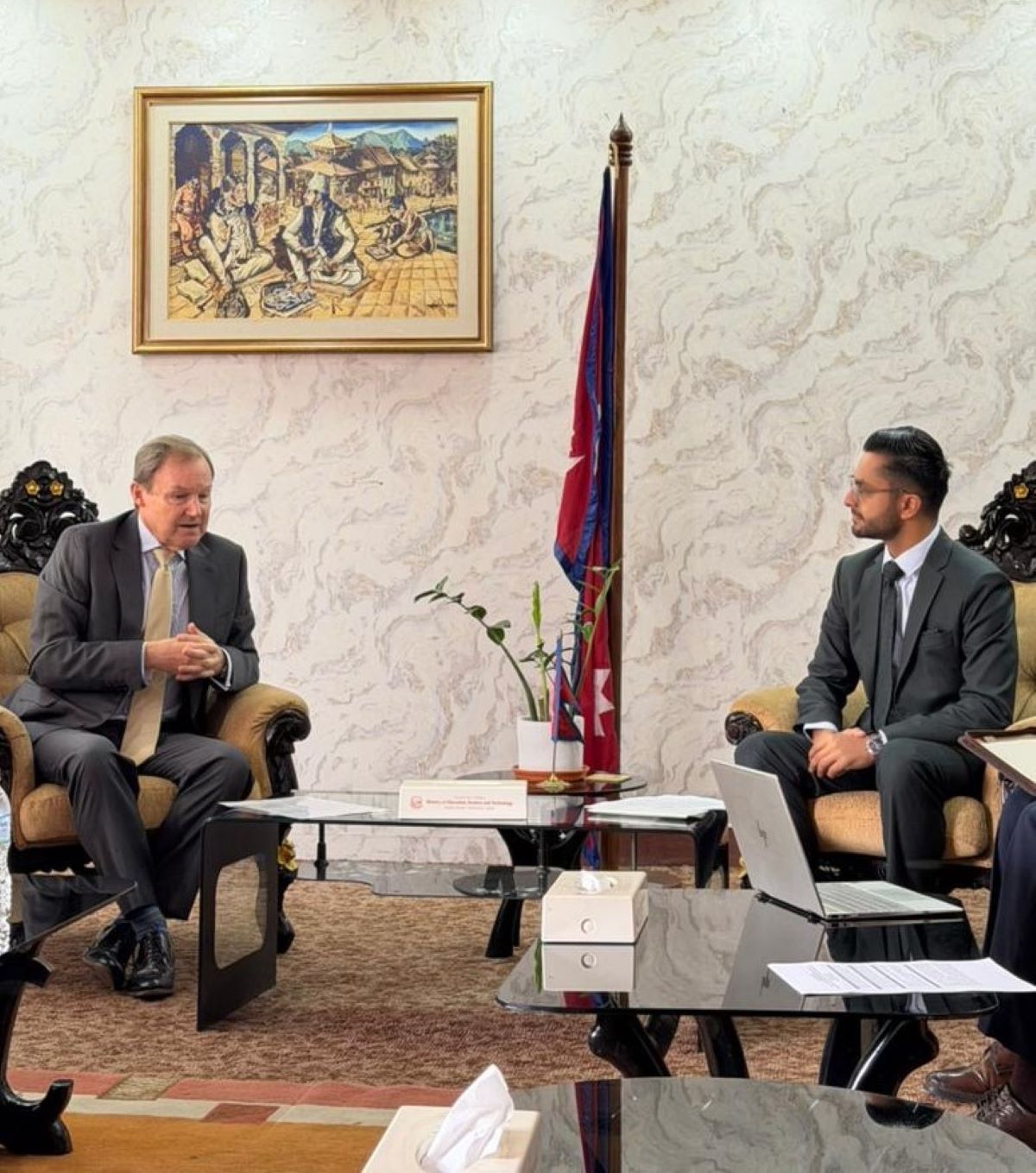 शिक्षामन्त्री पोखरेल,बेलायतका राजदूत शिष्टाचार भेट : अटिजम स्कुललाई सहयोग माग