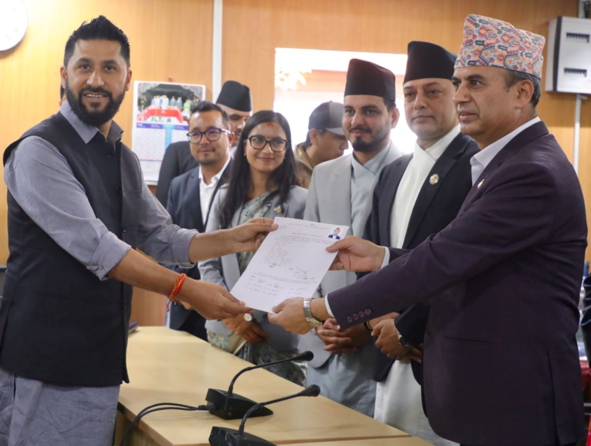 सभामुखमा रास्वपाका  डोलप्रसादको उम्मेदवारी दर्ता