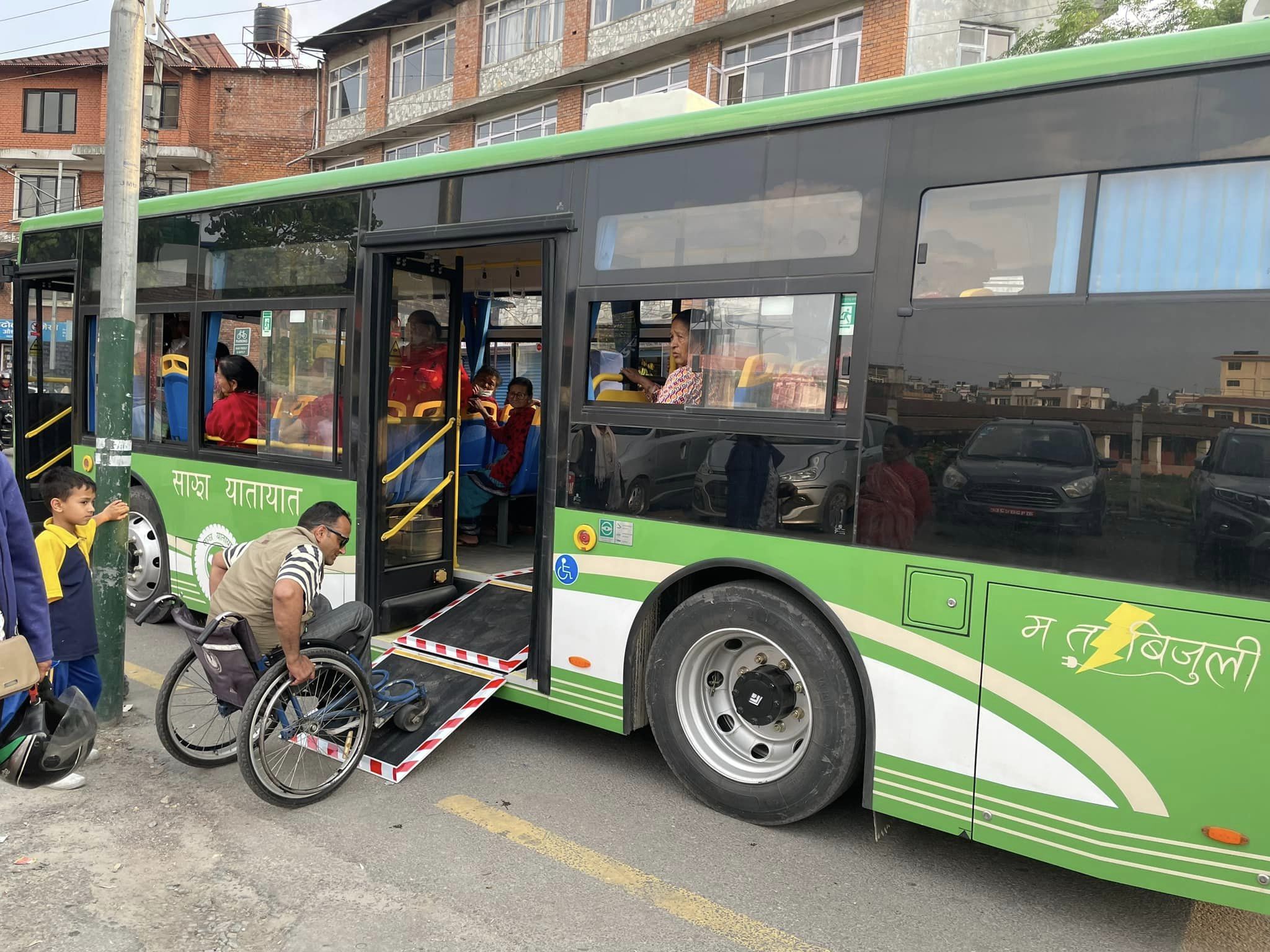 रात्रिकालीन बससेवा सञ्चालन गर्दै कामपा, साँझ ८ बजेदेखि ११ बजेसम्म साझाका बस कुदने  