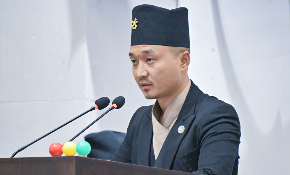 चोतर्फि दबाब पछि सुधन गुरुङ्गले दिए गृहमन्त्रीबाट राजीनामा