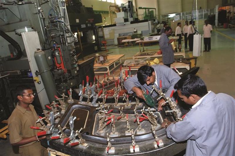 भारत हतियार निर्यातमा अगाडि,दुई वर्षमा ६० प्रतिशत बढ्यो व्यापार 