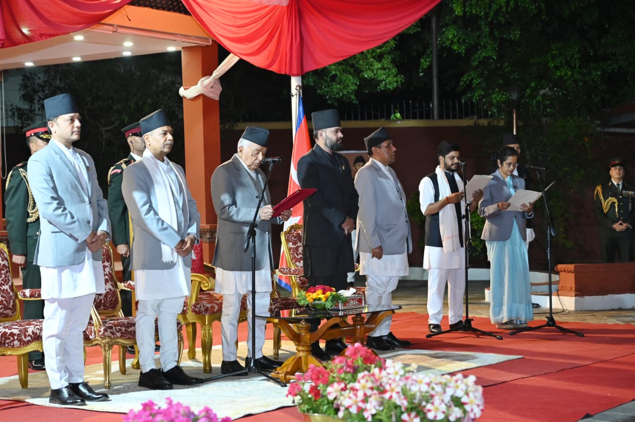 राष्ट्रपति समक्ष मन्त्रीहरु गौरी यादव र रामजी यादवले सपथ लिए
