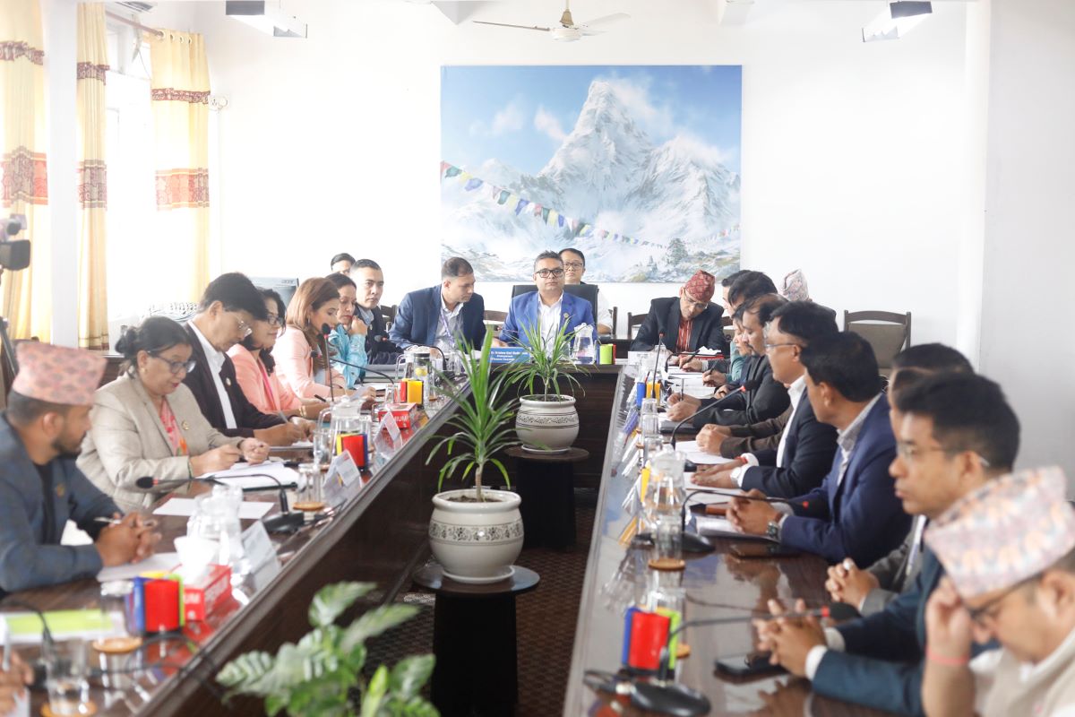 ‘सहकारीलाई राष्ट्र बैंकले नियमन गर्नु पर्दछ, होइन भने बैंकिङ कारोबार गर्न दिन हुँदैन’