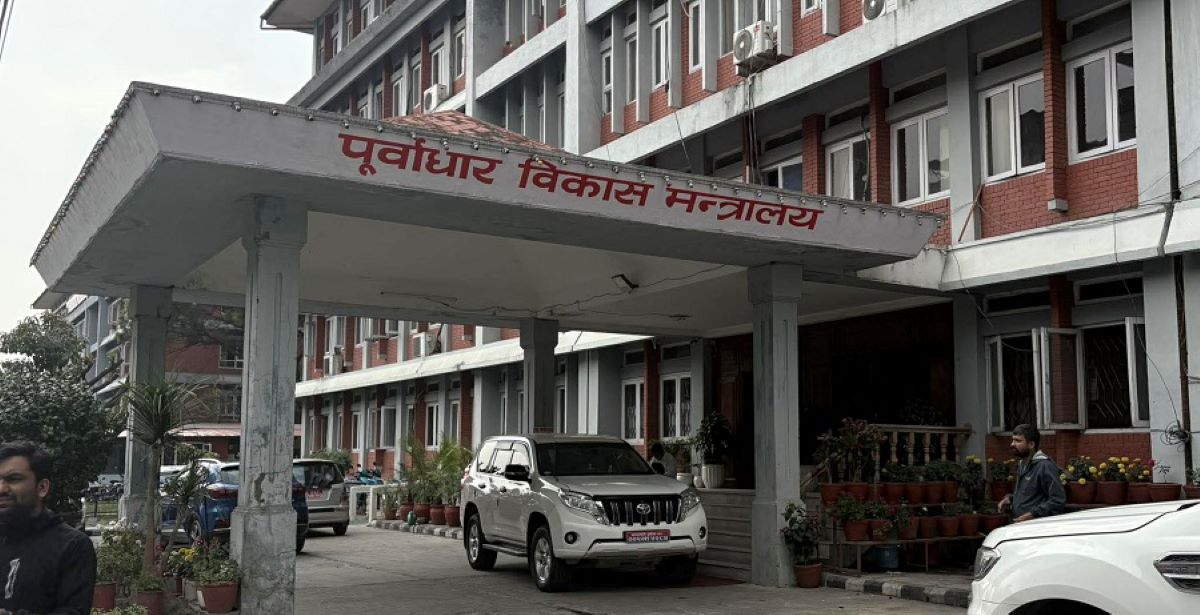 नवीकरण नगर्ने ४४ निर्माण व्यवसायीको इजाजत खारेज