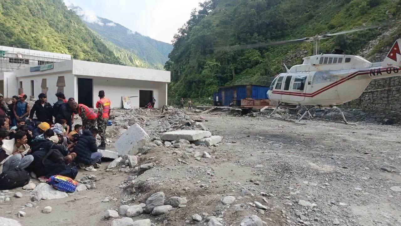 अप्पर त्रिशुलीको टनेलमा फसेका ३५० को उद्धार